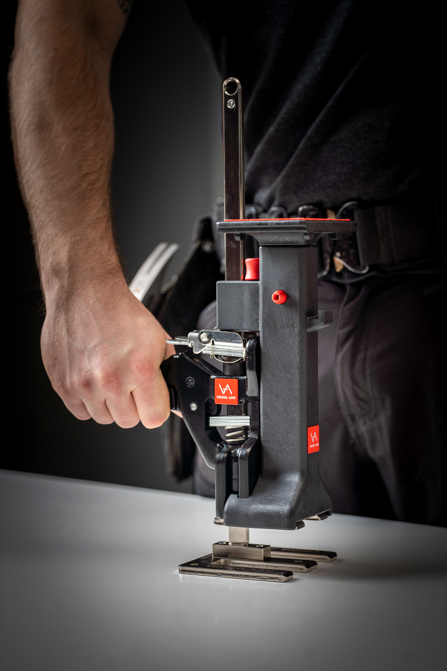 Asennussarja Viking Arm Cabinet Installation