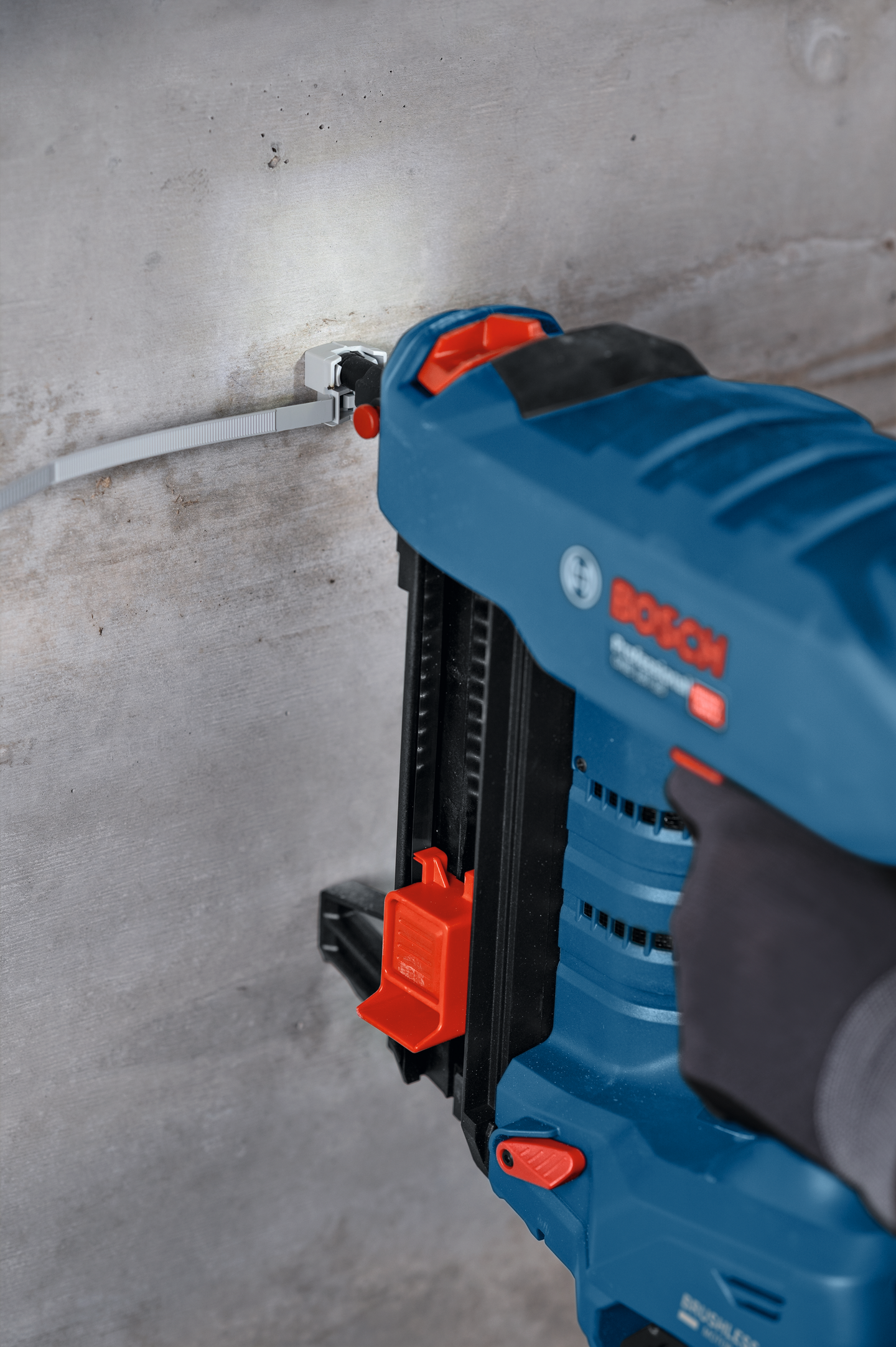 Betoninaulain Bosch GNB 18V-40 2x4,0Ah XL-Boxx