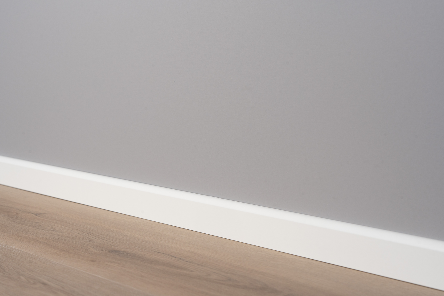 Jalkalista Cello 12x42x3300mm MDF valkoinen R10 30400