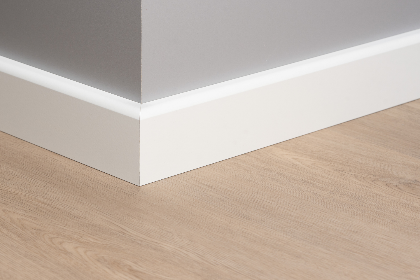 Jalkalista Cello 19x70x2800 MDF valkoinen johtoura