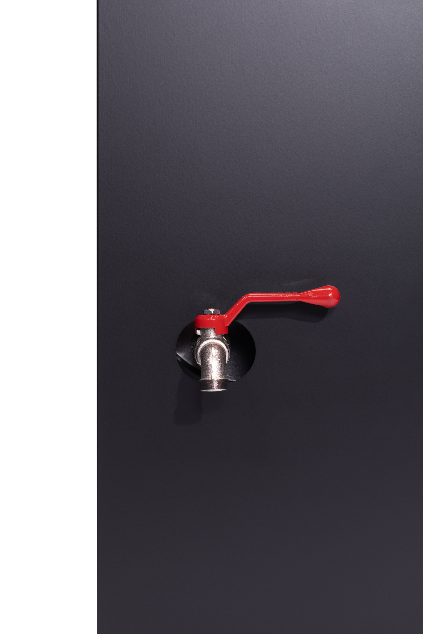 Puukiuas Narvi Kuru 20 vesisäiliö vasemmalla