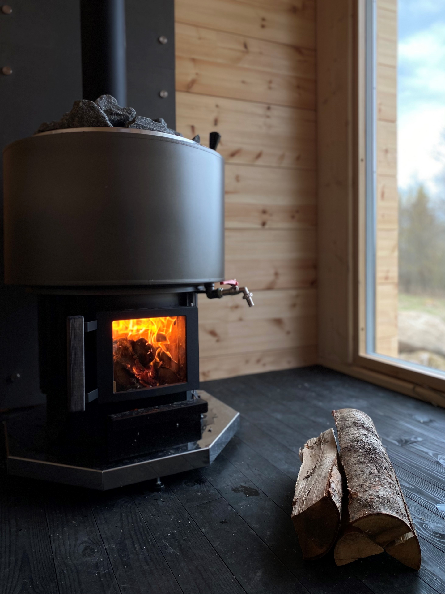 Puukiuas Narvi Luosto vesisäiliöllä 2145