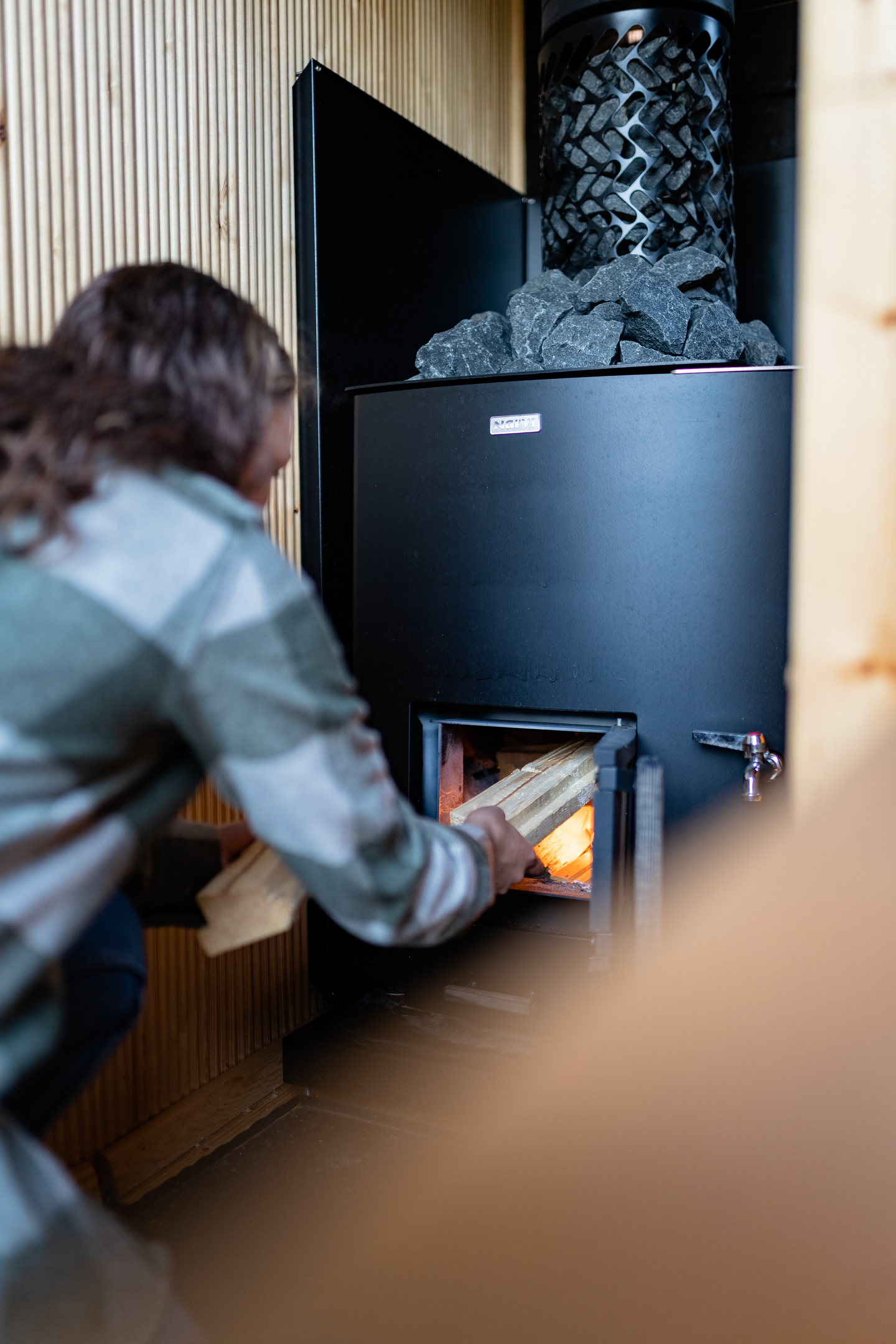 Puukiuas Narvi NC 20 VSO vesisäiliö oikealla