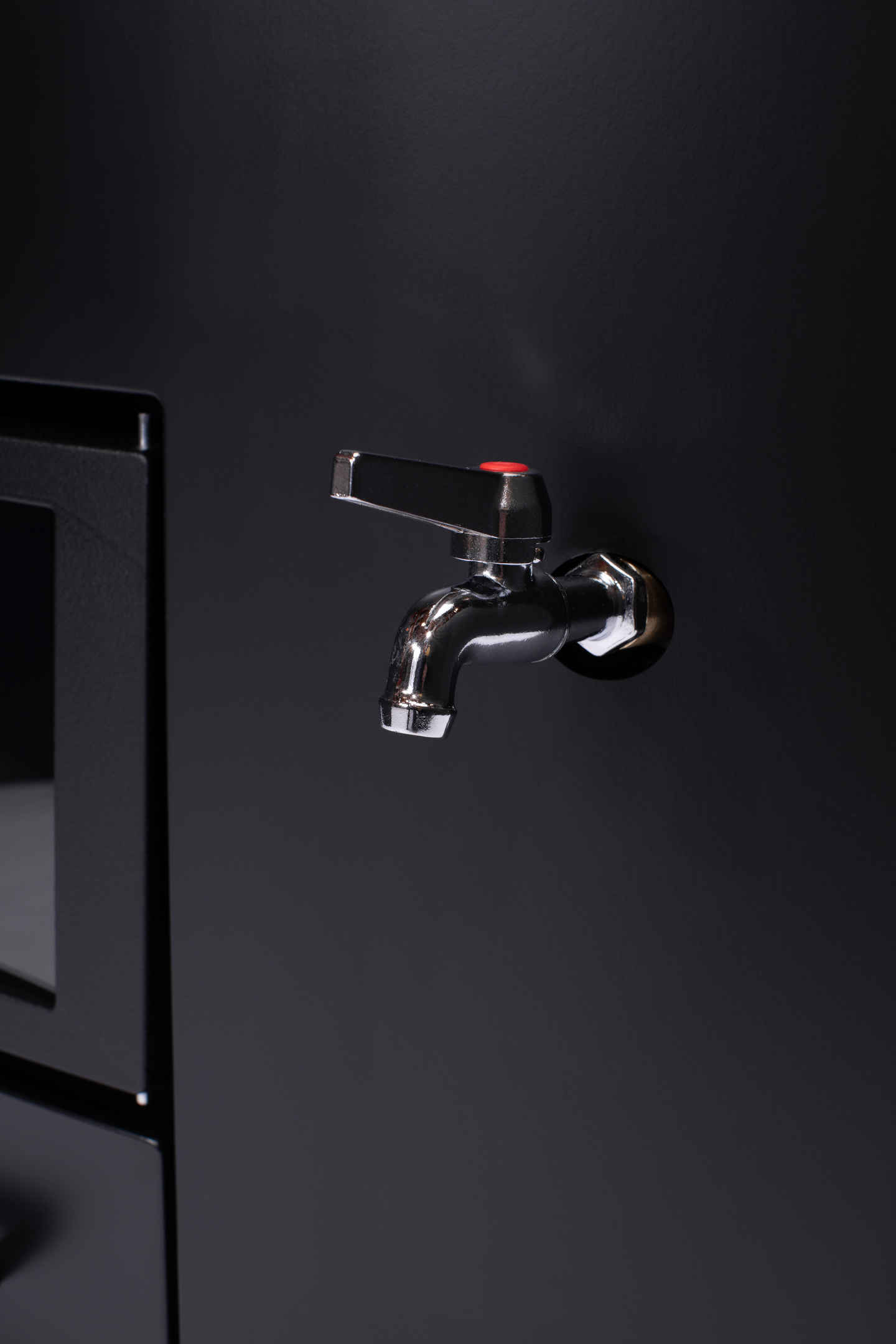 Puukiuas Narvi NC 20 VSO vesisäiliö oikealla