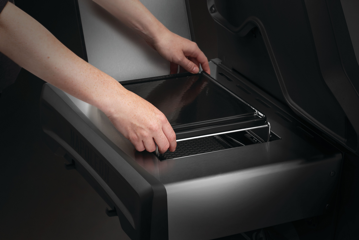 Umpiparila Napoleon SizzleZone sivupolttimoon, pieni