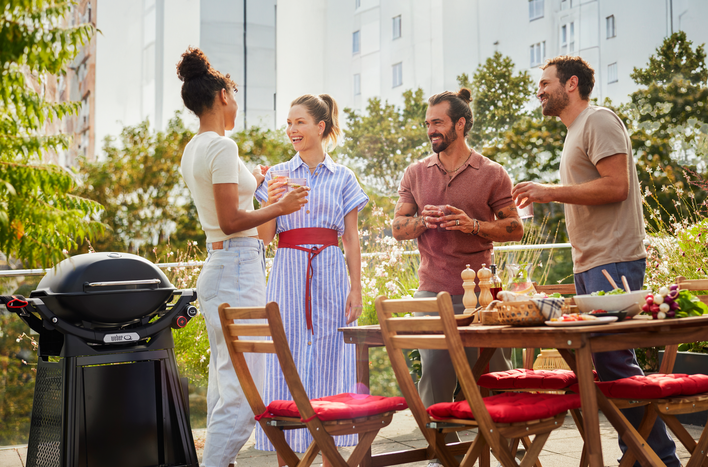 Kaasugrilli Weber Q3200N+ jalustalla