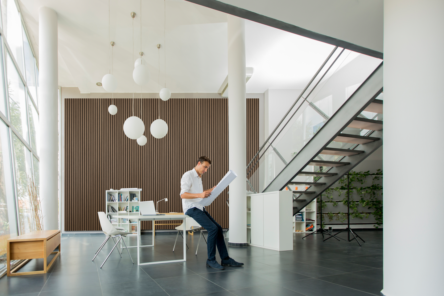 Akustiikkarimapaneeli Cello 22x600x2700mm savutammi 4cm rima