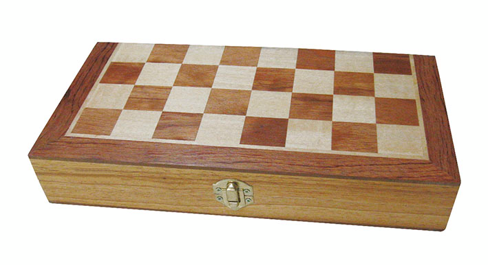 Peli Brain Games shakki laatikossa