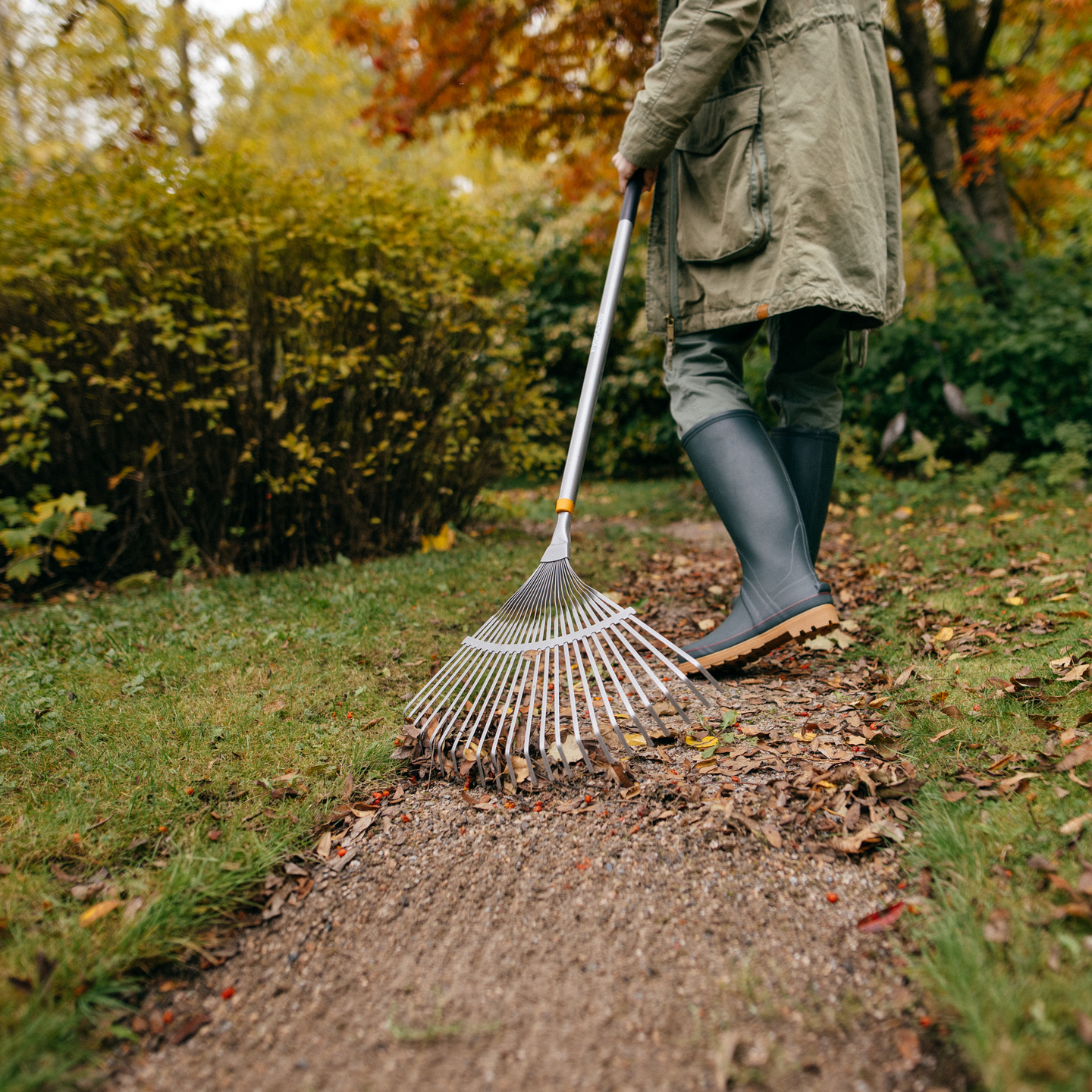 Lehtiharava Fiskars Ergonomic metallinen