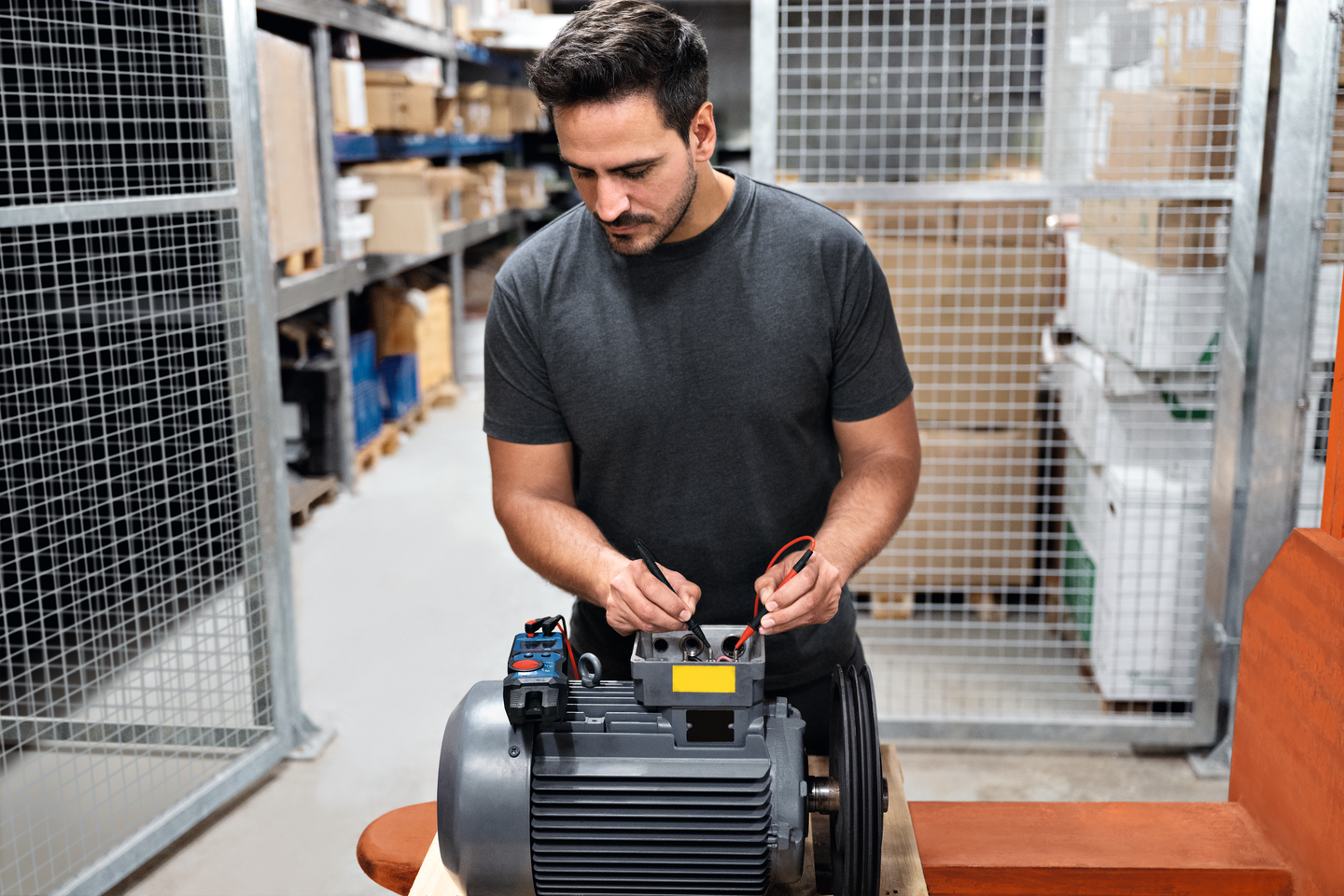 Pihtimittari avoleuka Bosch GFM 1000-15 2xAA-paristot ja kotelo