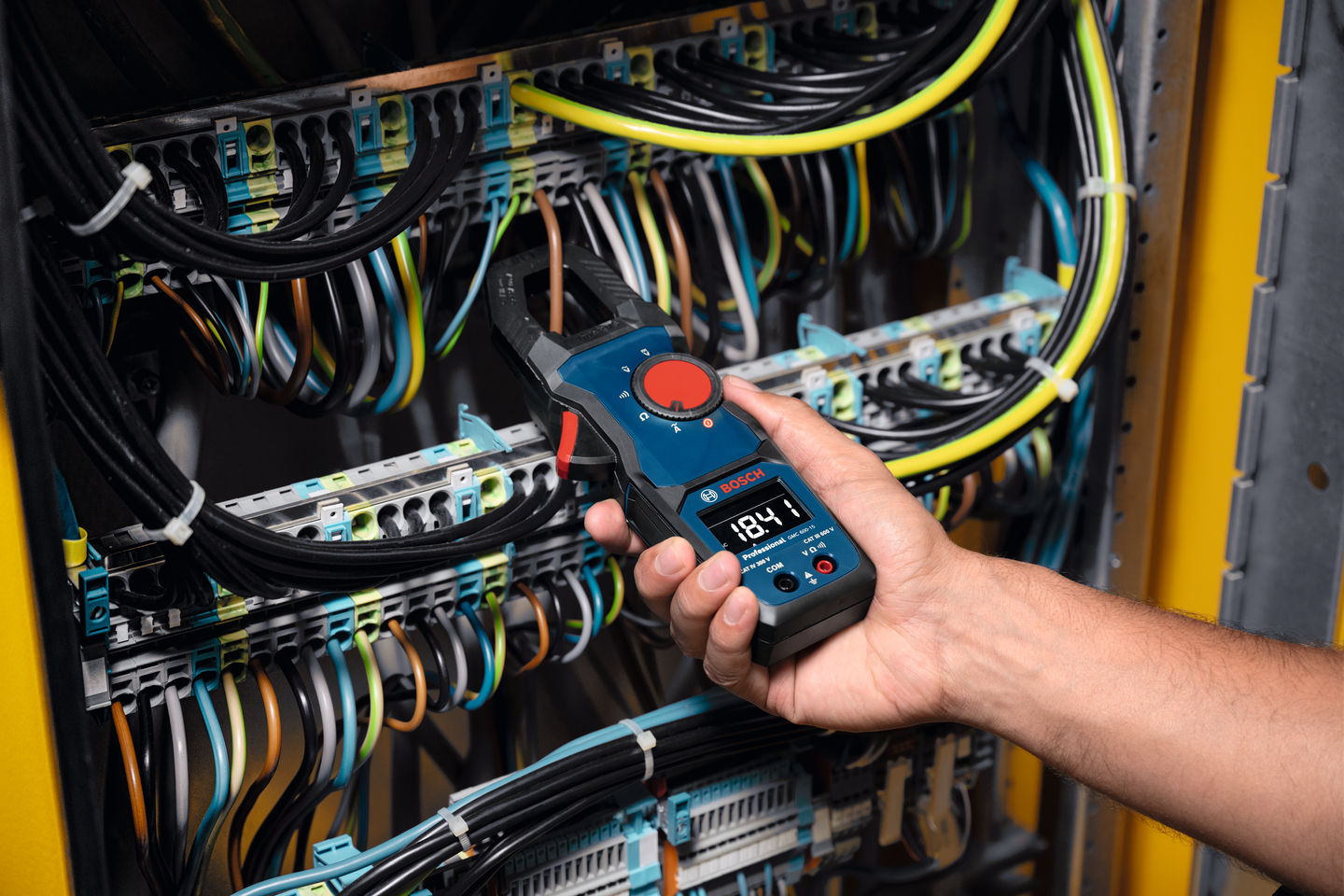 Pihtimittari Bosch GMC 600-15 2xAA-paristot ja kotelo