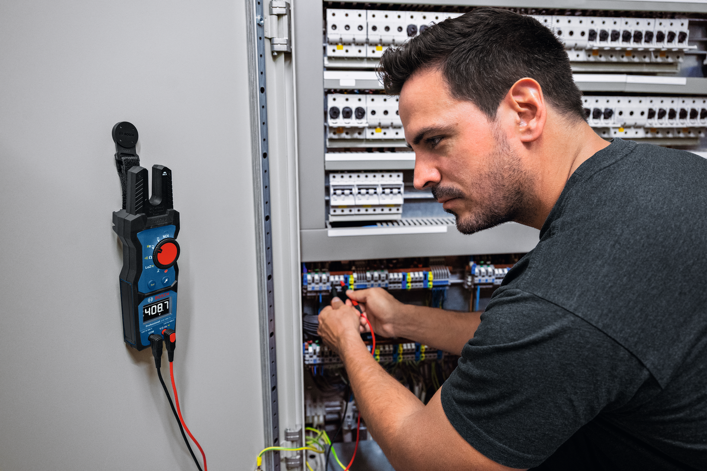 Pihtimittari avoleuka Bosch GFM 1000-15 2xAA-paristot ja kotelo