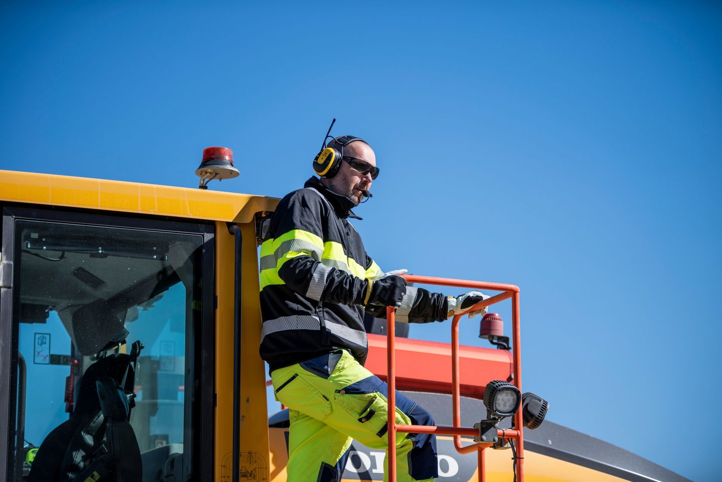 HÖRSELKÅPA PELTOR MRX21A3WS6 XPI INKL ACK, APP, HJÄSSBYGEL