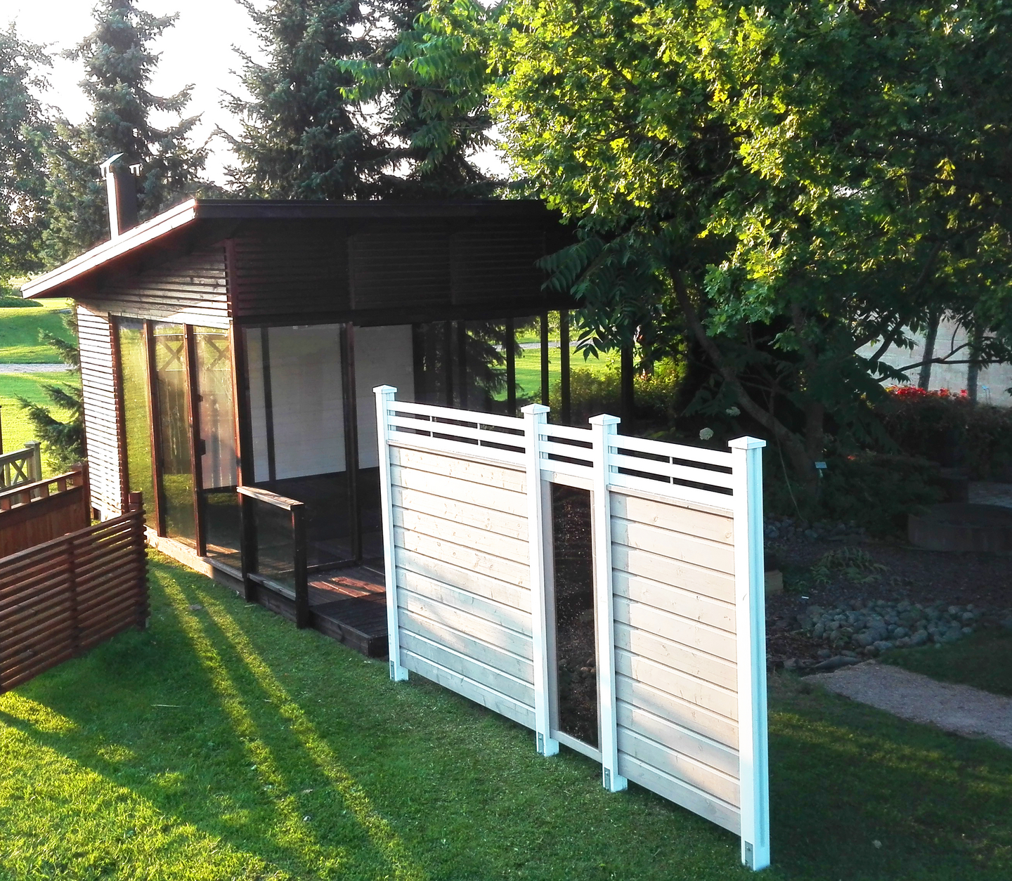 Aitajärjestelmän pleksielemetti Tammiston Puu 55x180cm maalattu valkoinen