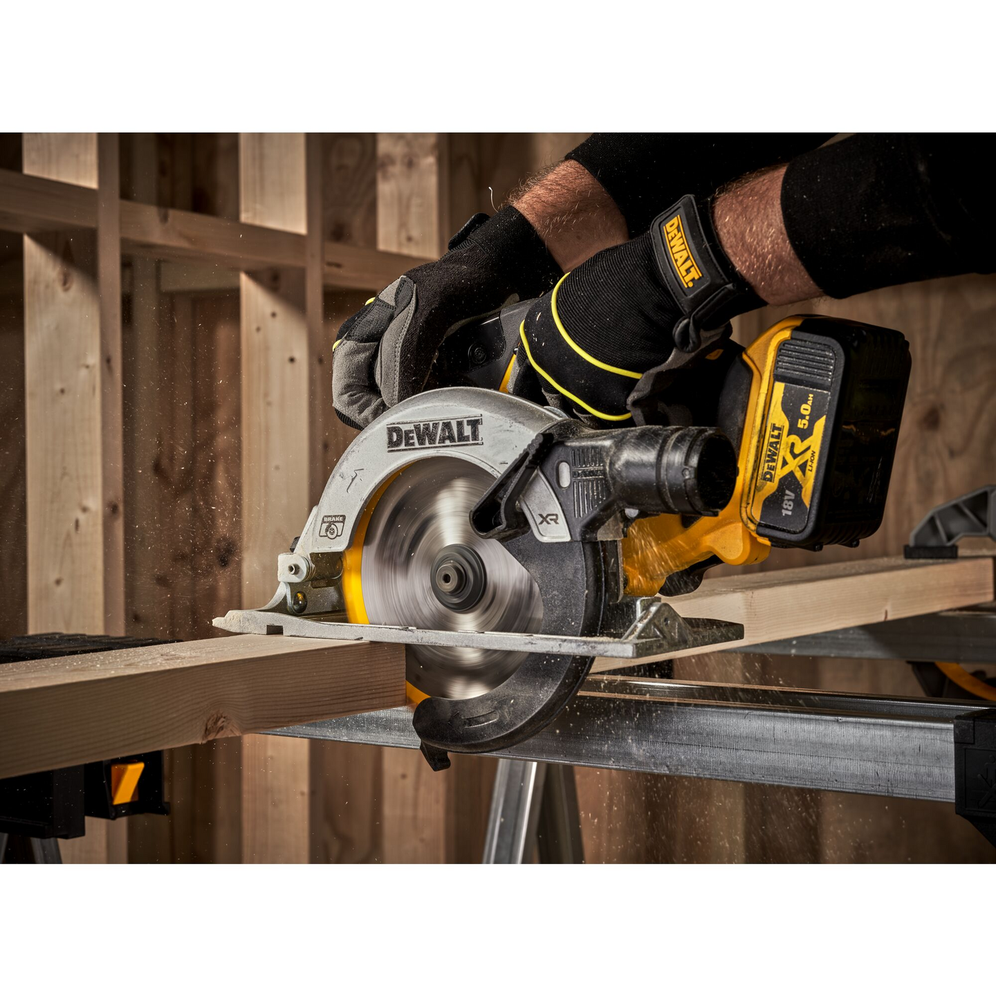 Pyörösaha Dewalt DCS565N 18V runko