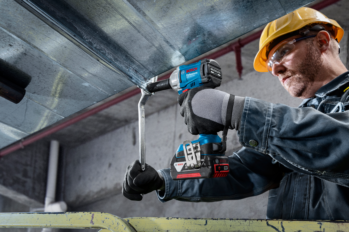 Akkuiskumutterinväännin Bosch GDS 18V-350 2x4,0AH L-Boxx