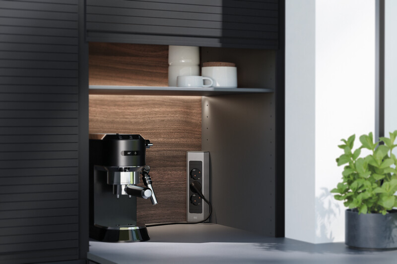 Pistorasiapaneeli Casia2 3x pr rosteri