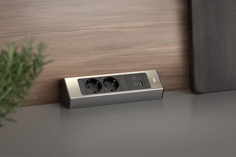 Pistorasiapaneeli Casia2 2x pr + USB A-C rosteri