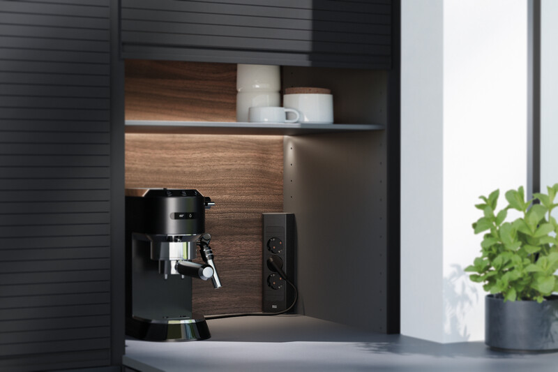 Pistorasiapaneeli Casia2 3x pr musta