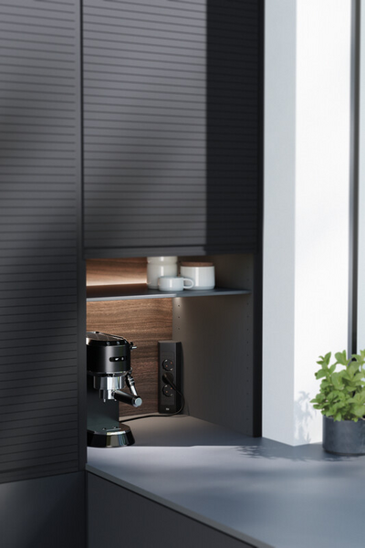 Pistorasiapaneeli Casia2 3x pr musta