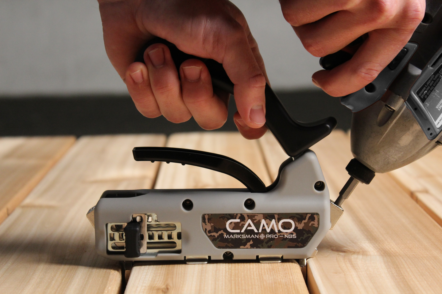 Terassin piilokiinnitysruuvi Camo 4,2x75 A2 250kpl rasia