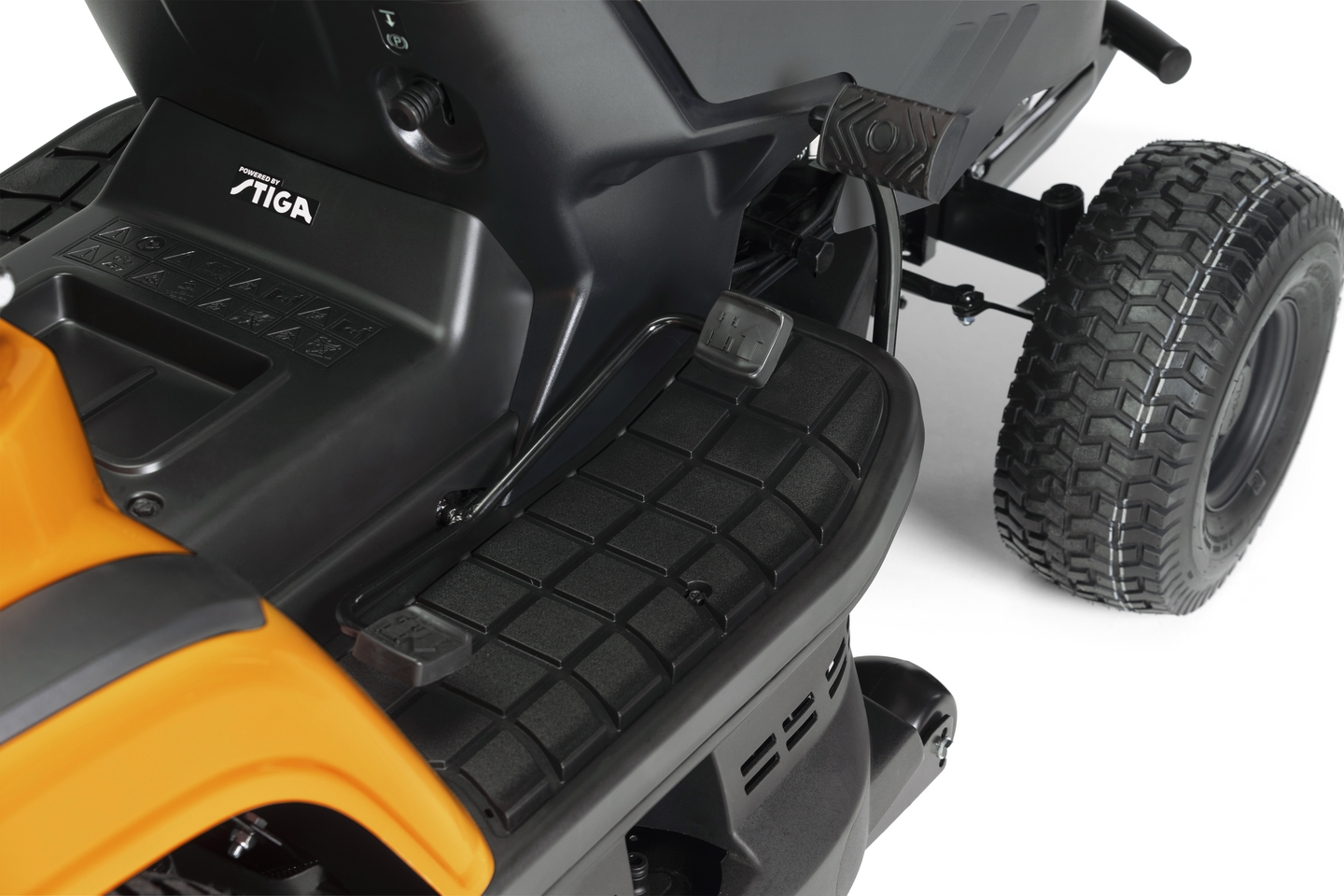 Puutarhatraktori Stiga Estate 598