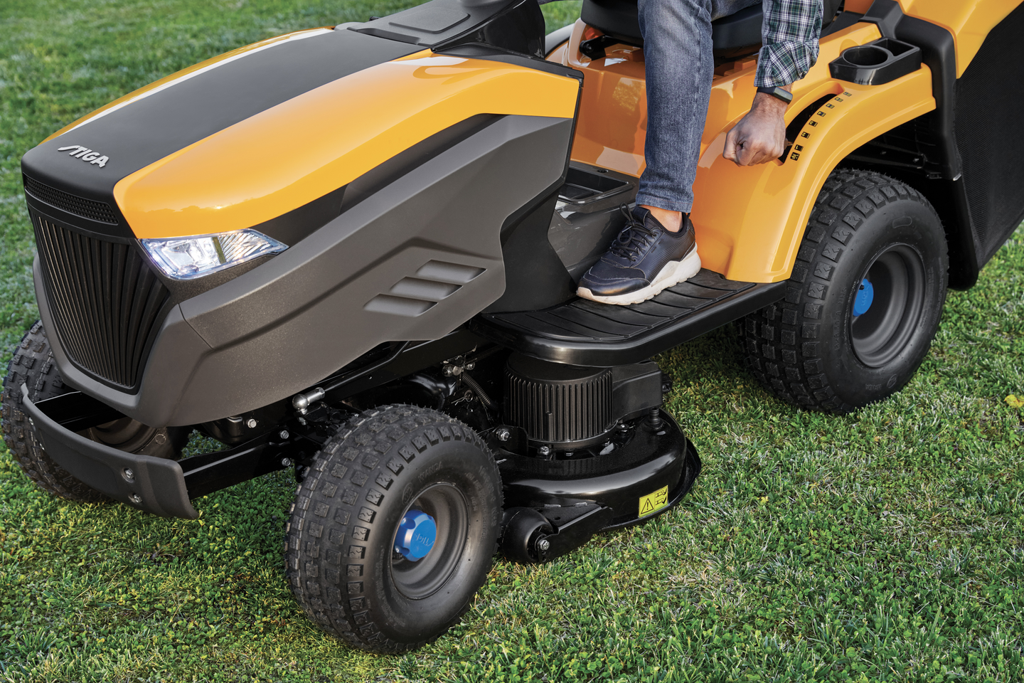 Akkuajoleikkuri Stiga Estate 584 E