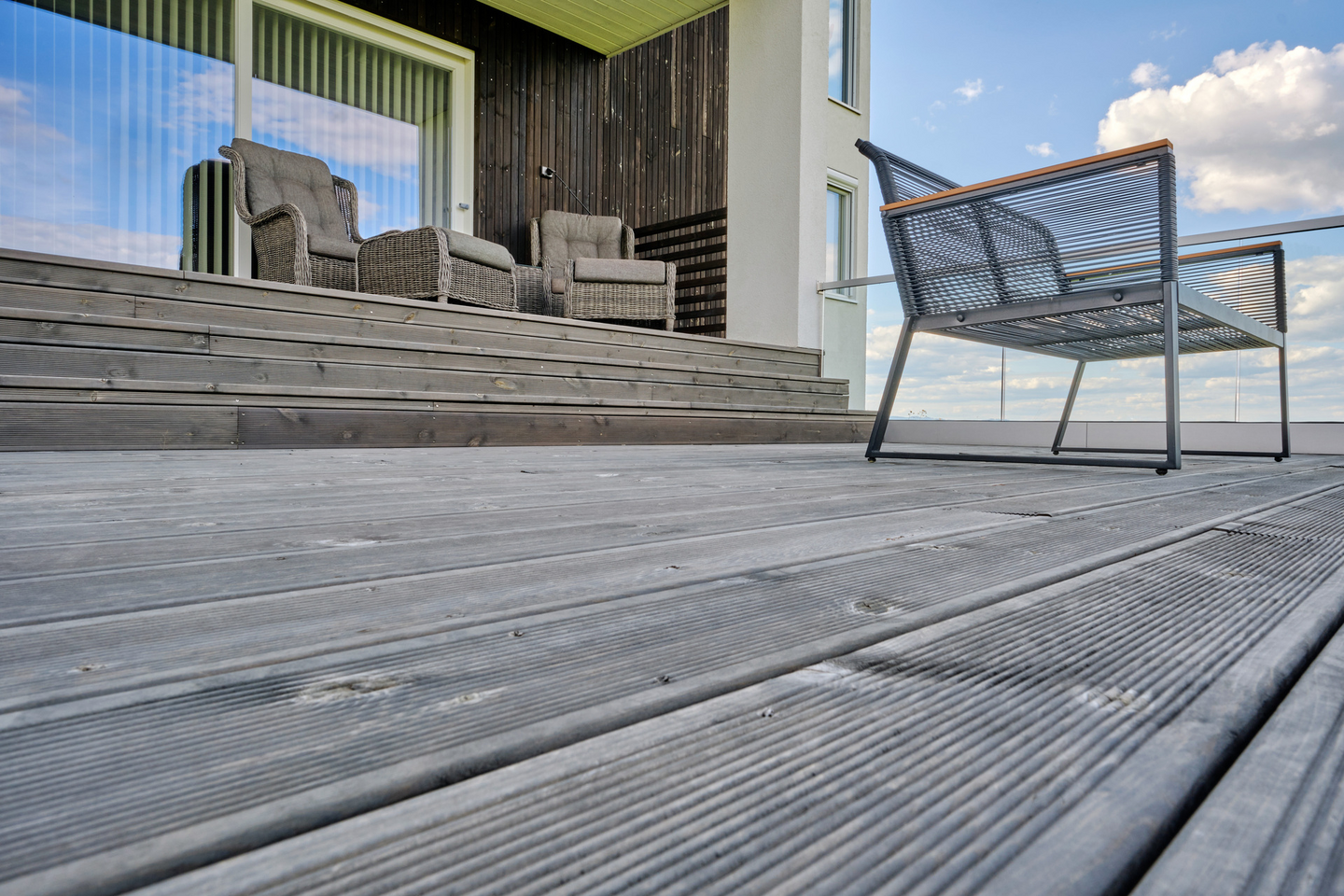 TRALL MÖREROYAL RILLAD 28X120 GRÅ 4,2 M