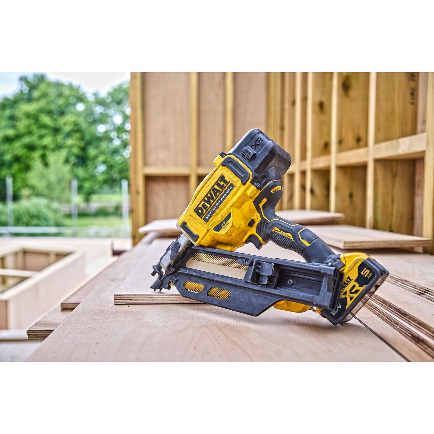 Akkurunkonaulain Dewalt DCN930P2 18V XR 2x5,0Ah salkku