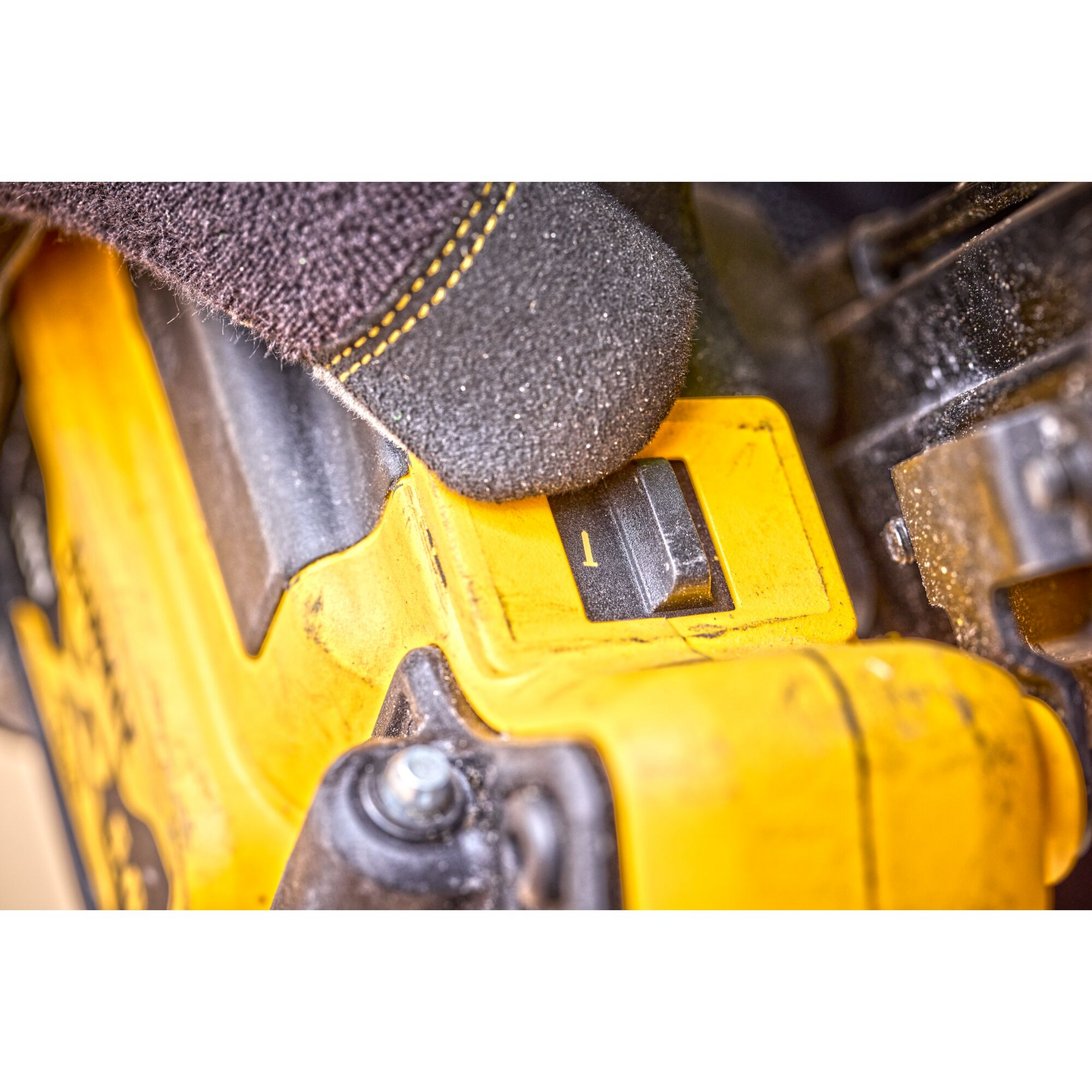 Akkurunkonaulain Dewalt DCN930P2 18V XR 2x5,0Ah salkku