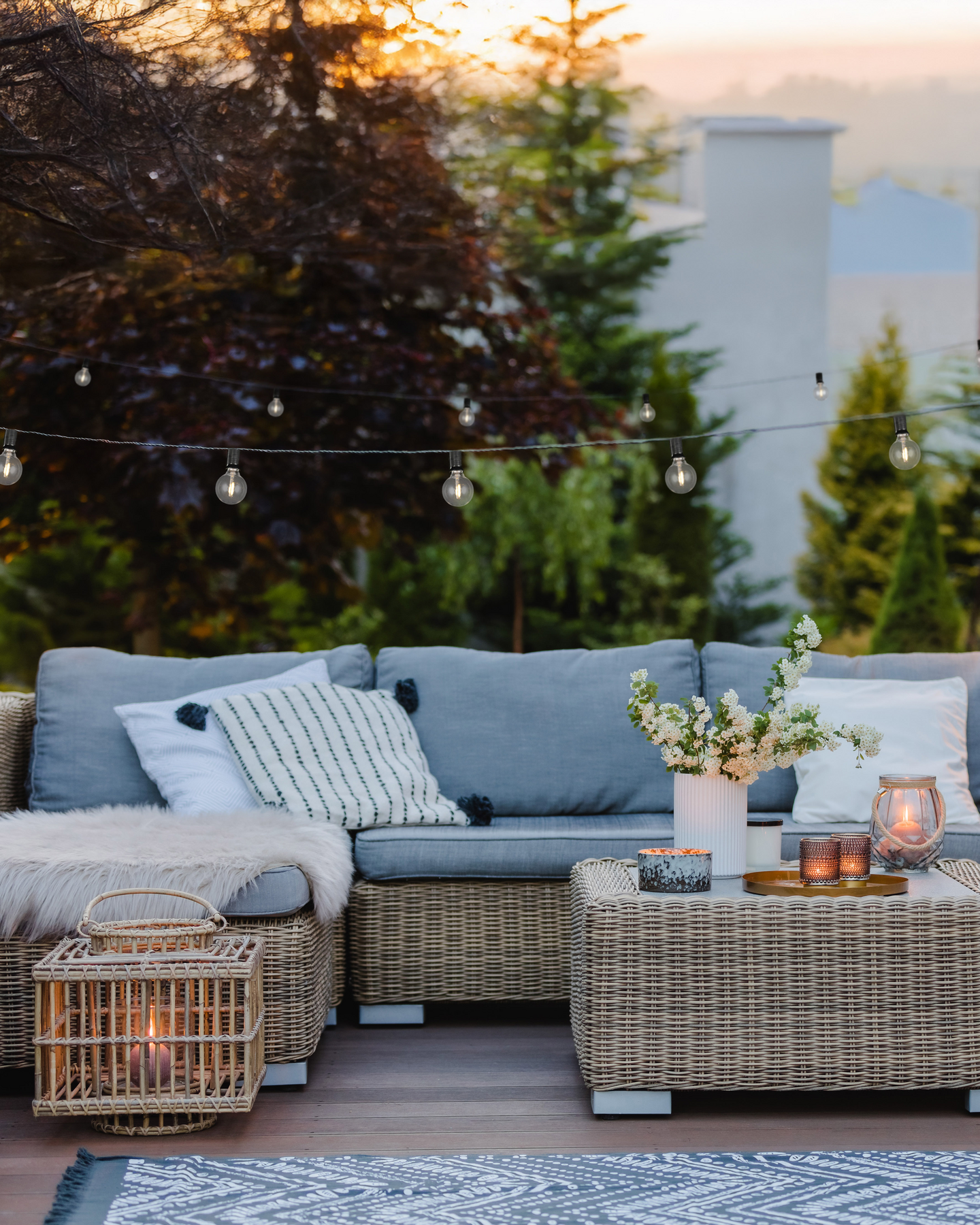 Aurinkokennovaloketju TRIO Mood Hybrid 10xE27 5m musta ladattava