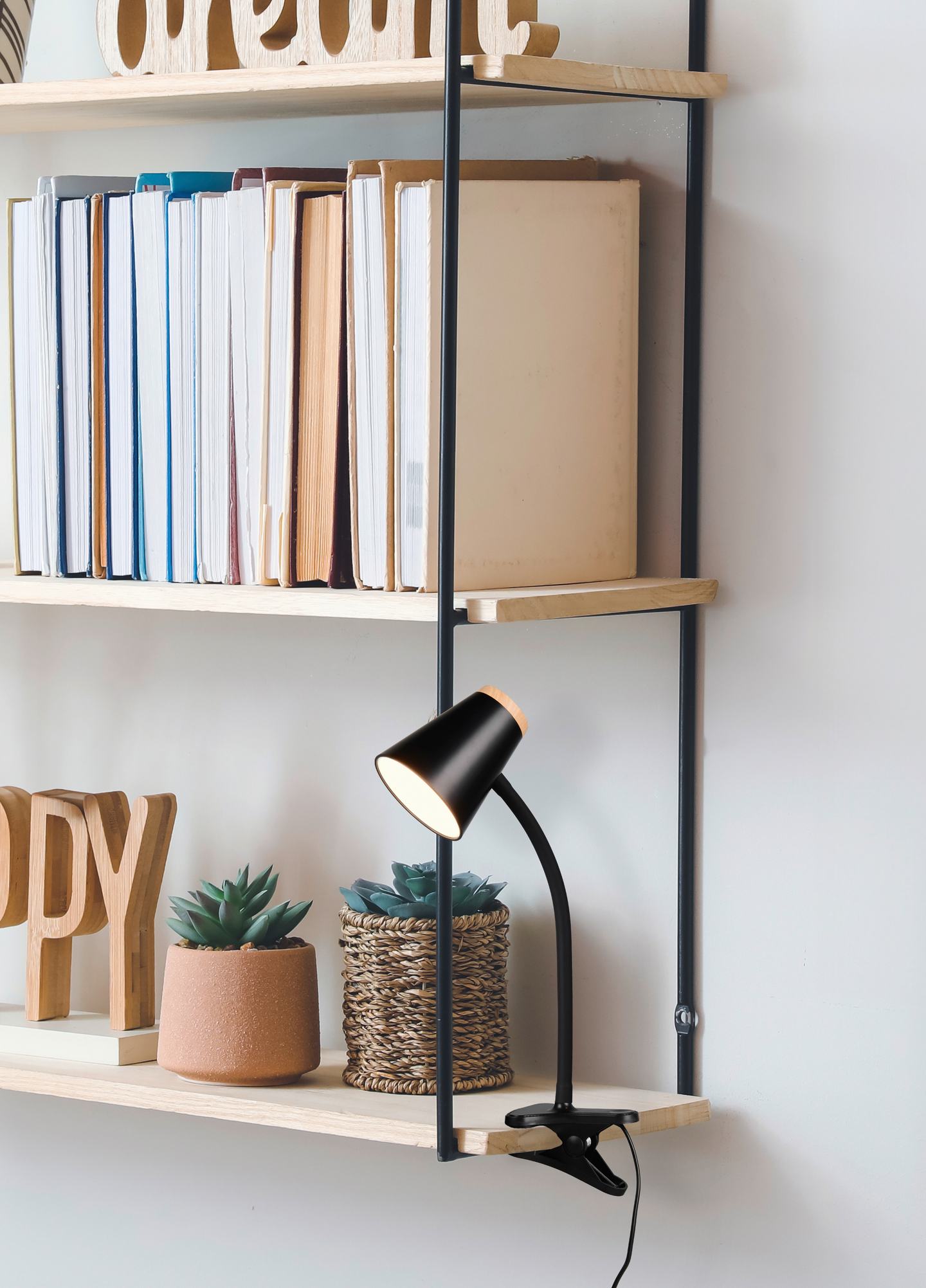 Klipsivalaisin TRIO Pongo led 4,5W 500lm musta