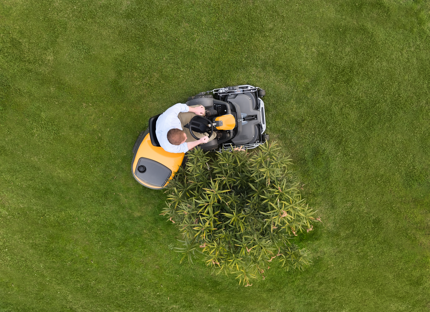 Etuleikkuri Stiga Park 500 W ilman leikkuulaitetta