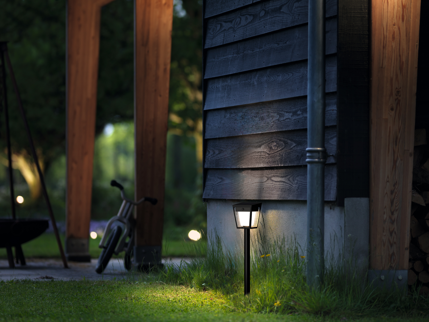 Aurinkokennovalaisin Philips Nissa UE 123x122x490+203mm 1,8W 3000K 250lm musta