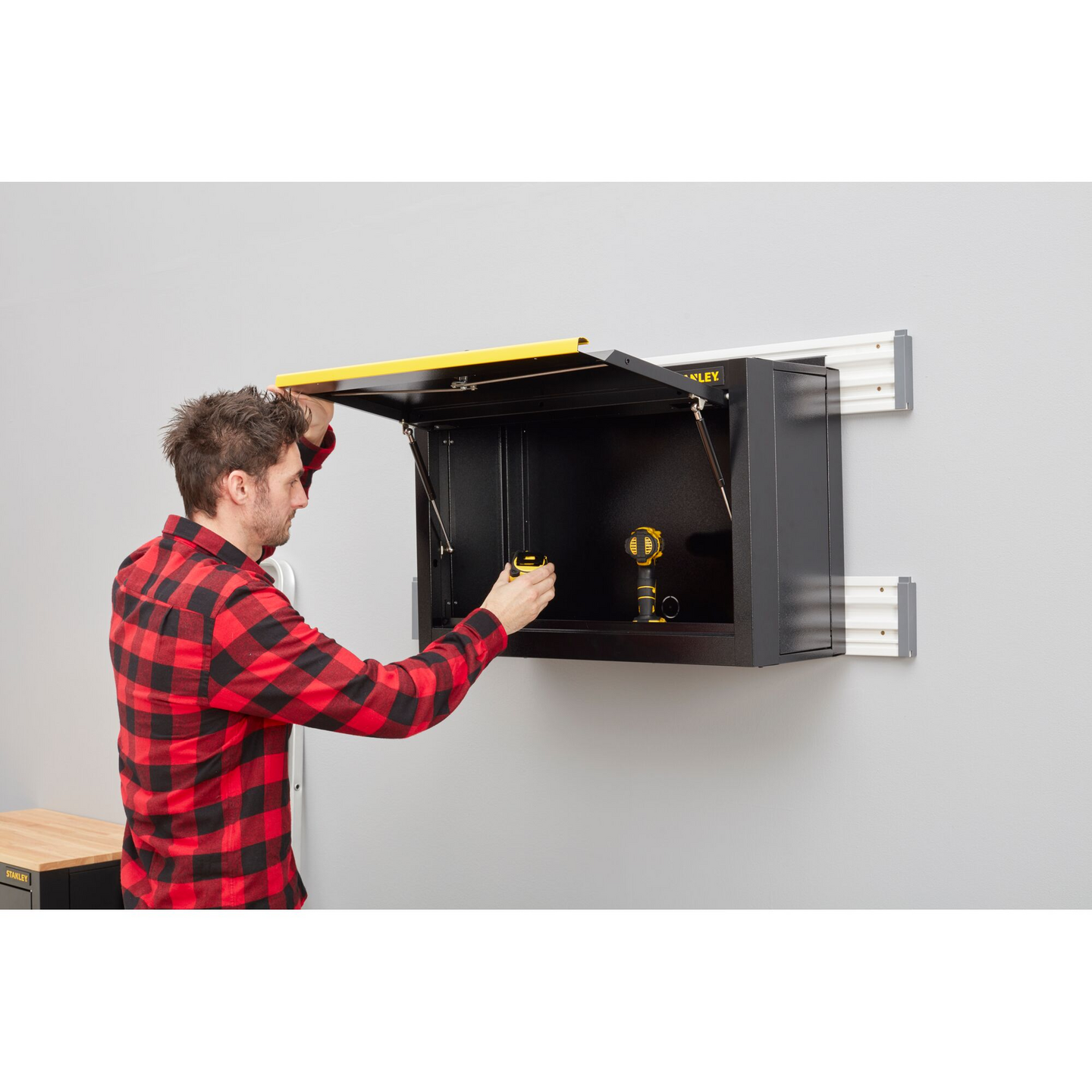 Seinäkaappi Stanley Trackwall yksiovinen