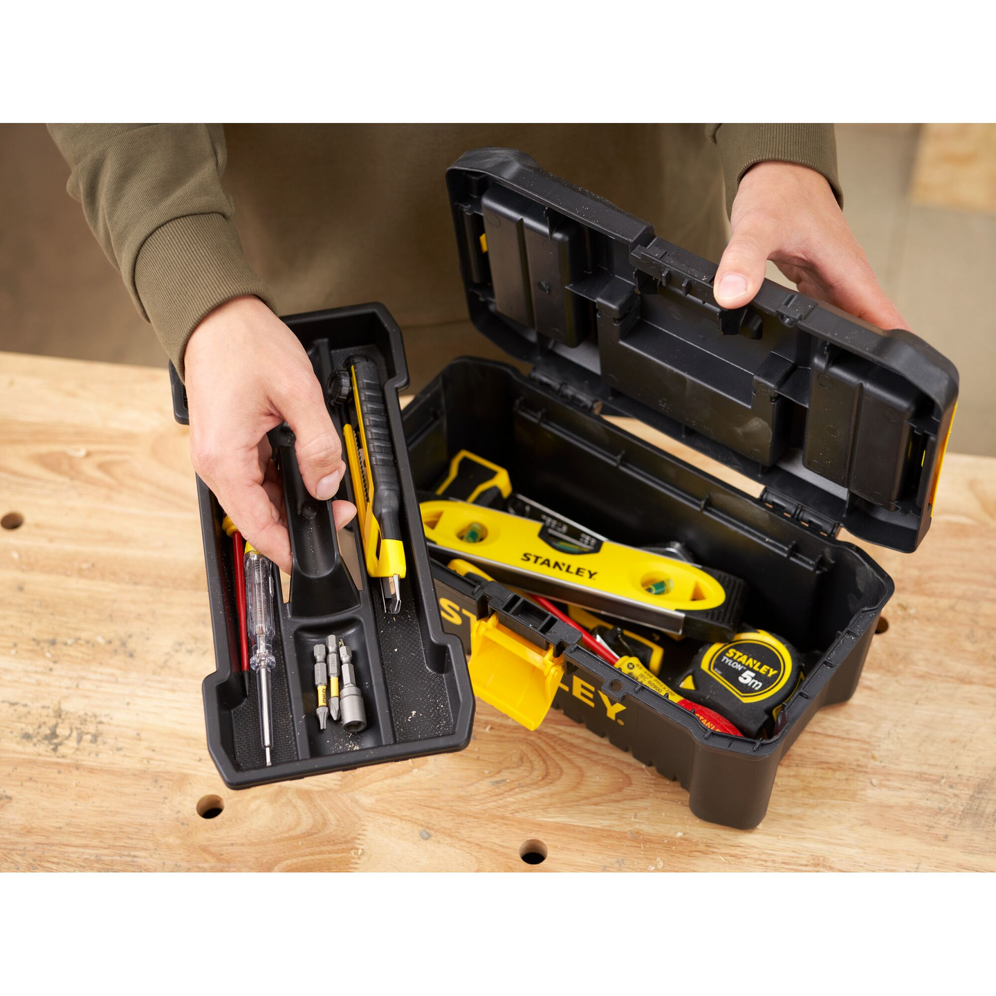 Työkalupakki Stanley muovisalvoilla 12,5"