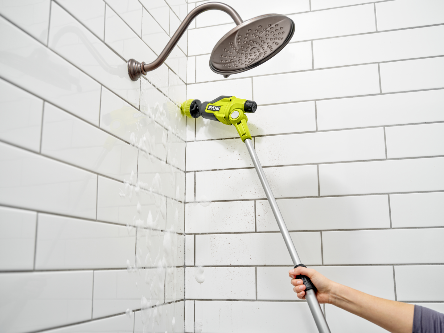 Pesuharja teleskooppivarrella Ryobi RTS4-120G 4V USB-Lithium-sarja 2,0Ah akku