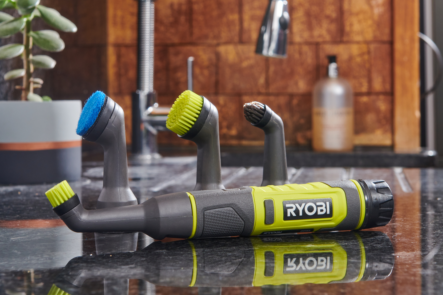 Puhdistusharja Ryobi RDS4-0 4V USB-Lithium-sarja runkoversio