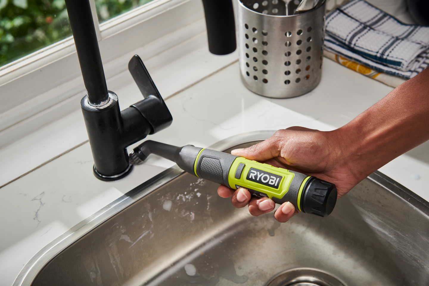 Puhdistusharja Ryobi RDS4-0 4V USB-Lithium-sarja runkoversio