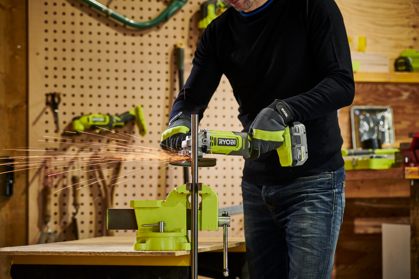 Akkukonesetti Ryobi R18CK3-242S 18V ONE+ 4,0+2,0Ah akut