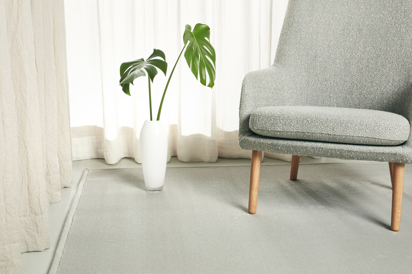 Matto O&O Bentley  400x400cm hopeanharmaa lankakantattu