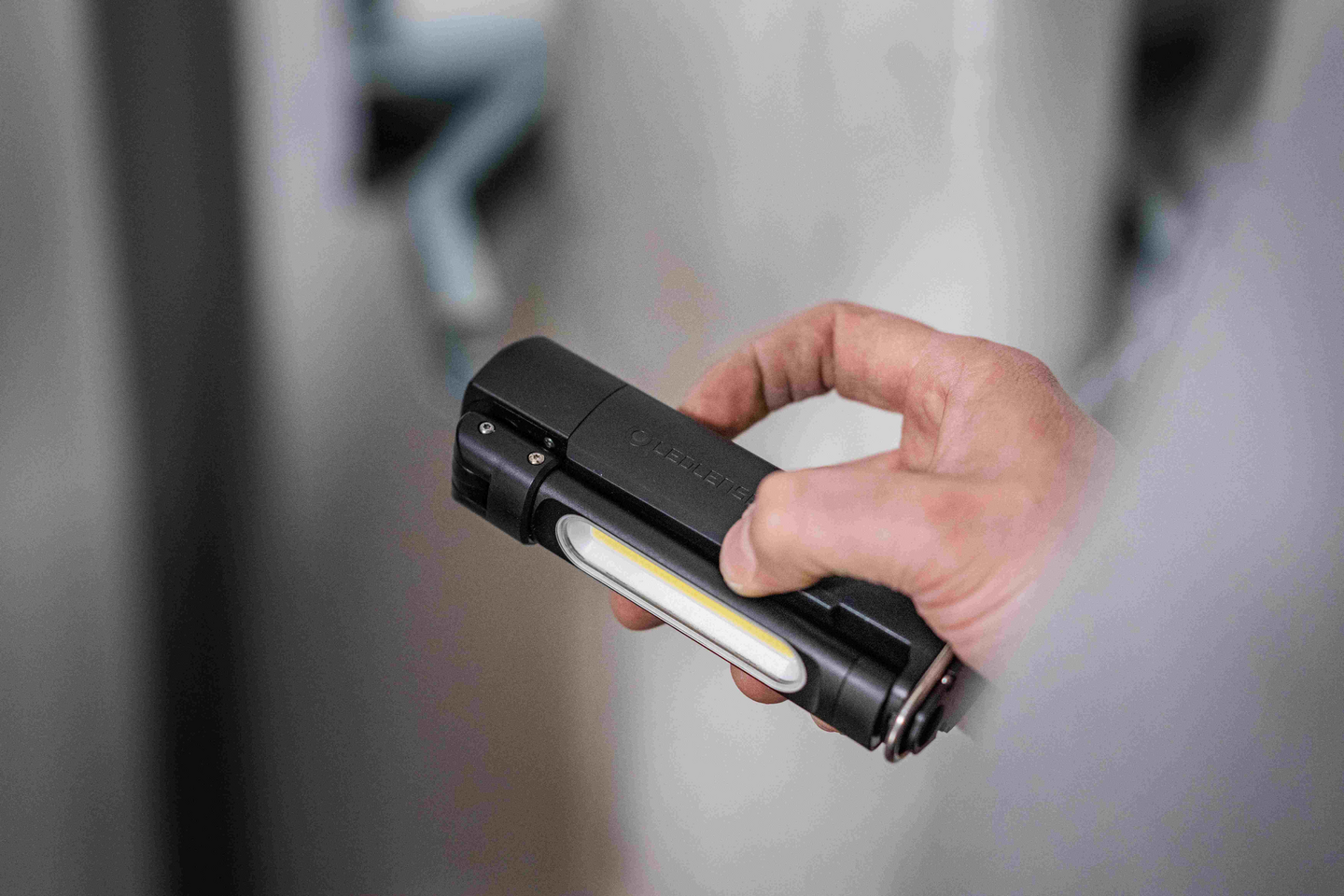 Työvalo Ledlenser W6R Work musta 600lm ladattava