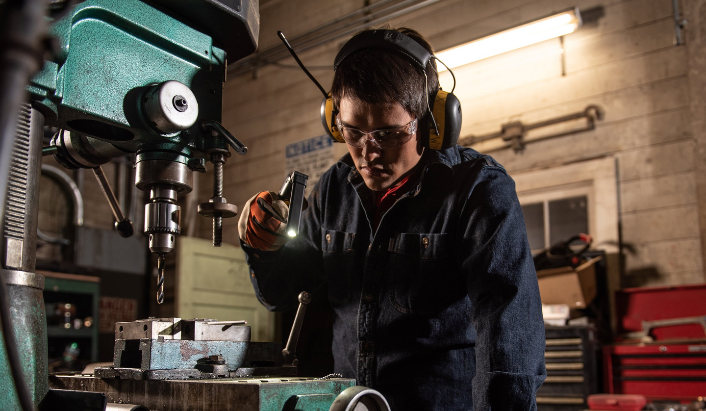 Työvalo Ledlenser W6R Work musta 600lm ladattava