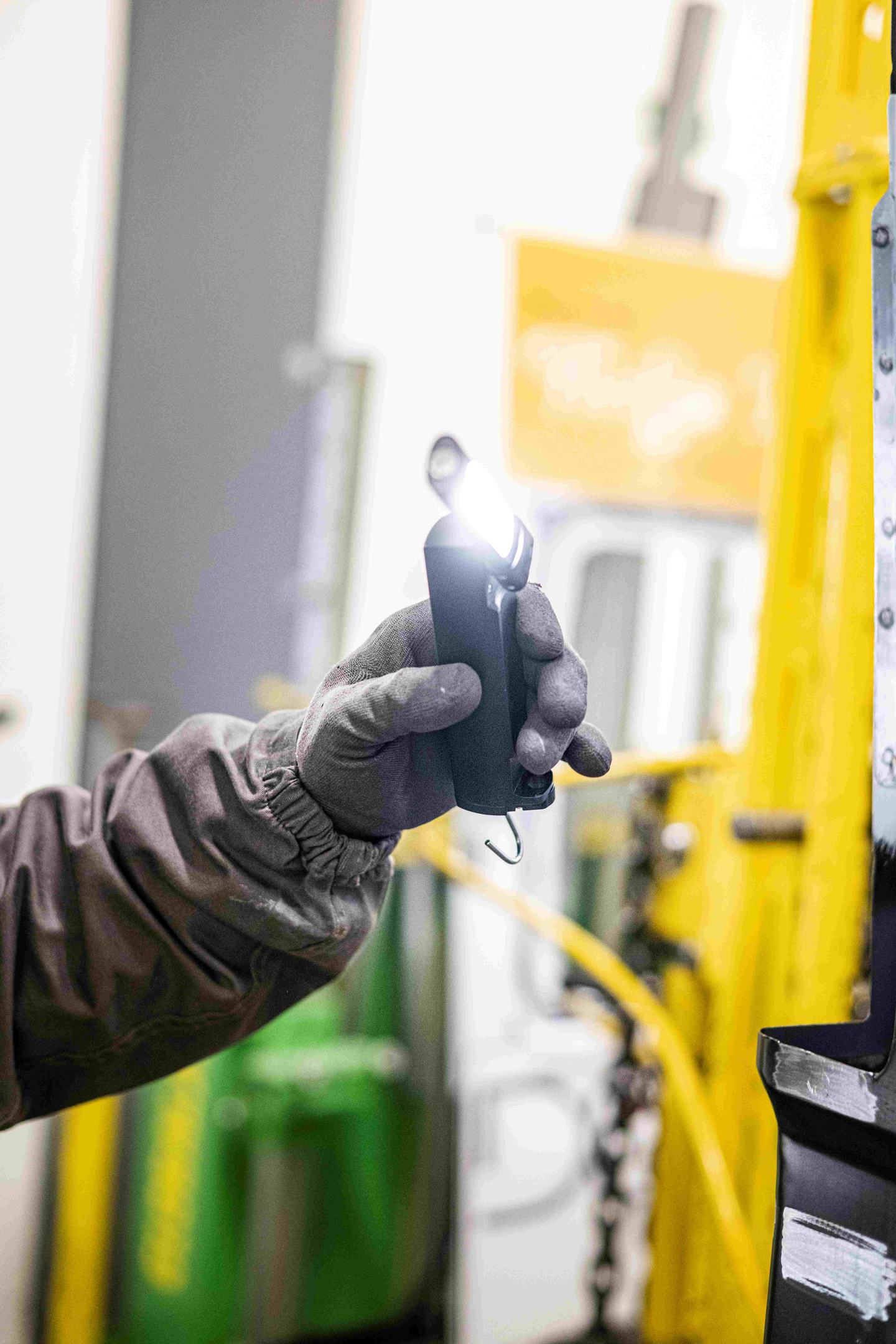 Työvalo Ledlenser W6R Work musta 600lm ladattava