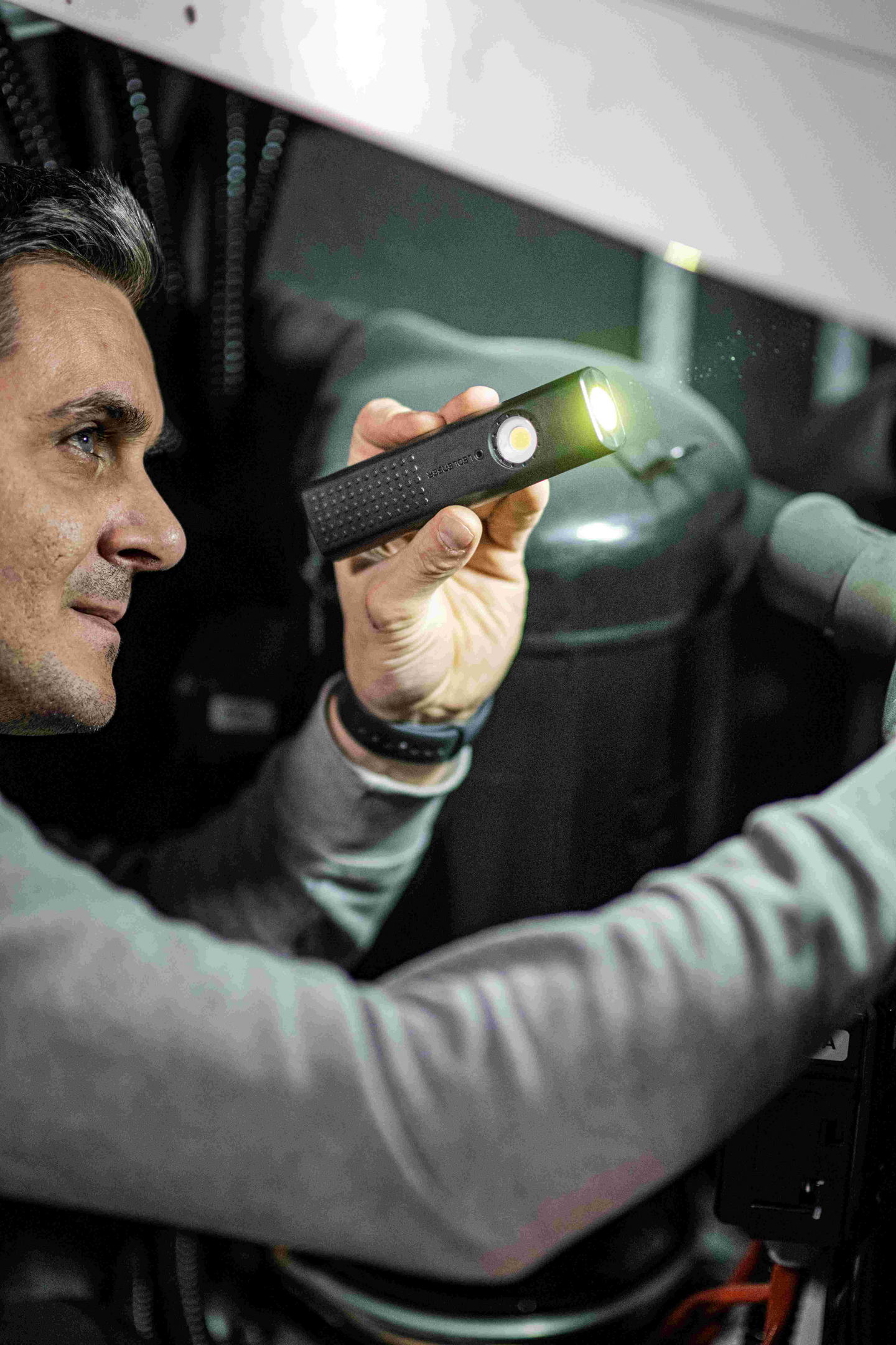 Työvalo Ledlenser W5R Work musta 600lm ladattava