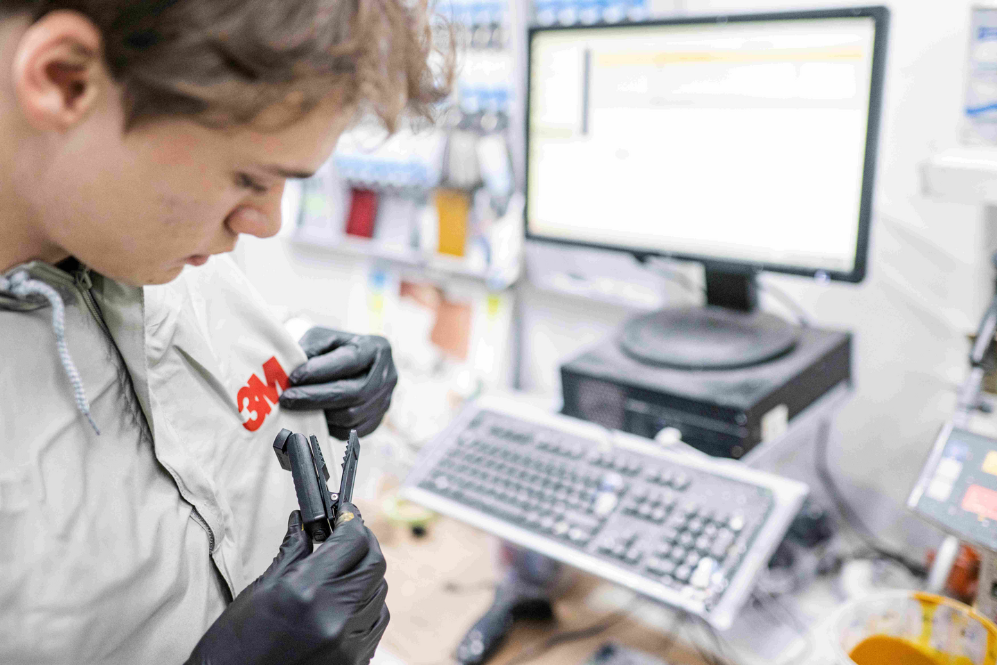 Työvalo Ledlenser W1R Work musta 220lm ladattava