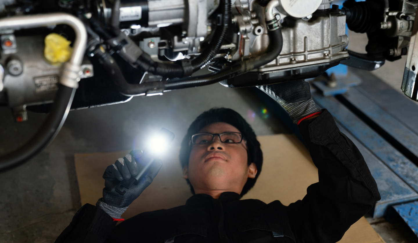 Työvalo Ledlenser W5R Work musta 600lm ladattava