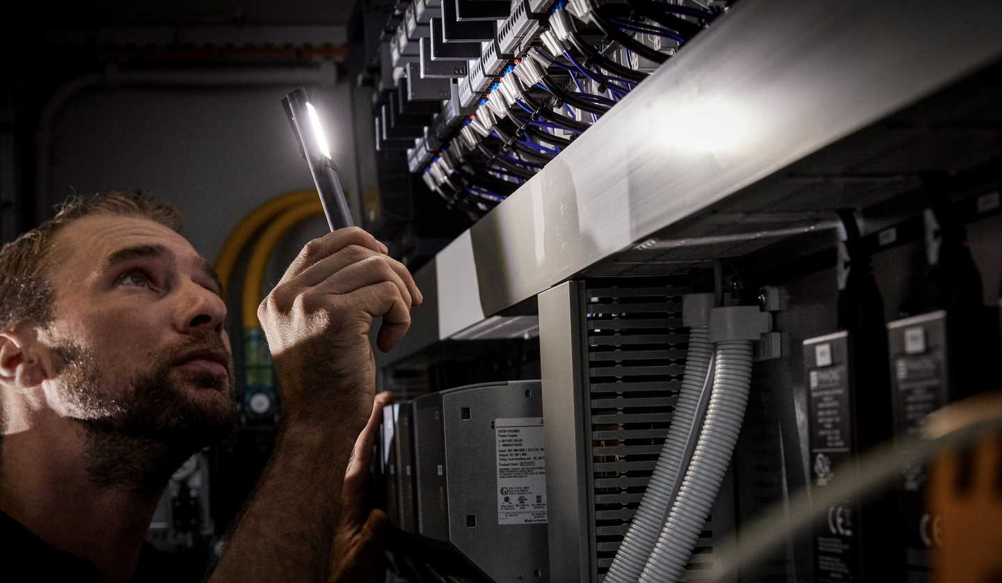 Työvalo Ledlenser W2 Work musta 160lm paristokäyttöinen