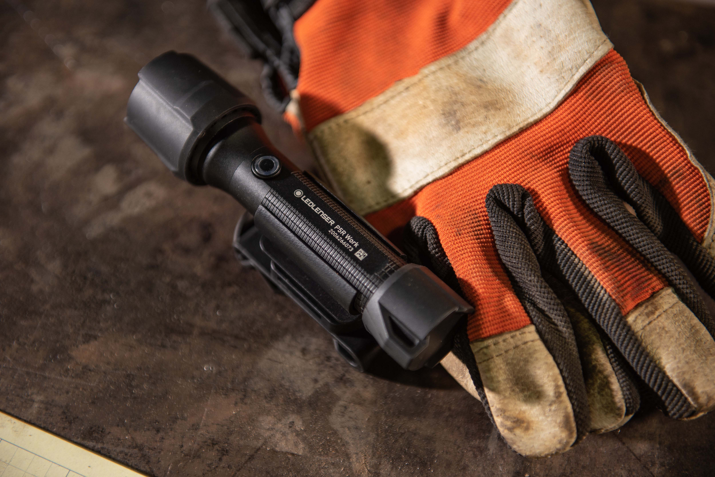 Taskulamppu Ledlenser P5R Work musta 480lm ladattava