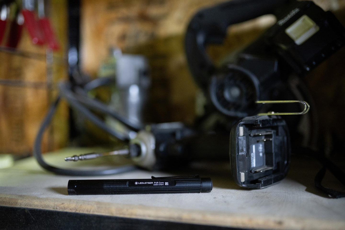 Taskulamppu Ledlenser P4R Core musta 200lm ladattava